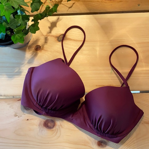 Hollister✨Burgundy Bikini Top✨NEVER WORN - Picture 2 of 4